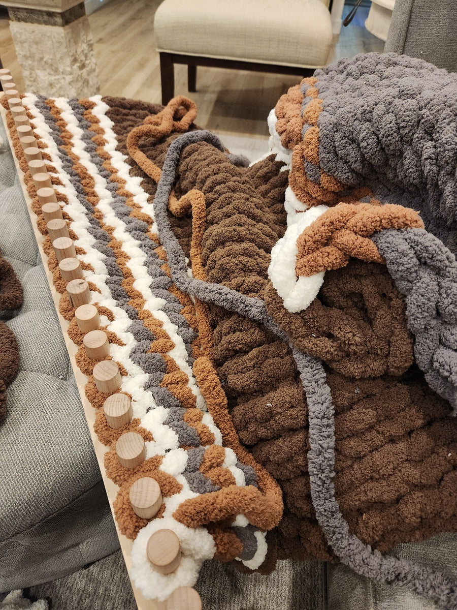 DIY Chunky Blanket with this Extreme Chunky Blanket Loom