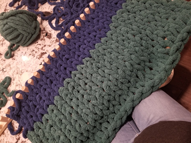 The ultimate chunky blanket knitting loom!