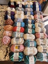 Load image into Gallery viewer, Bernat Blanket Big Yarn
