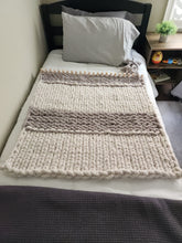 Load image into Gallery viewer, ***NEW Product***  36&quot; Travelling Chunky Blanket Loom - Model Alyssa (Promotional Price)
