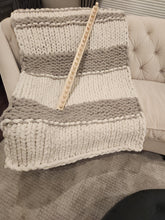 Load image into Gallery viewer, ***NEW Product***  36&quot; Travelling Chunky Blanket Loom - Model Alyssa (Promotional Price)
