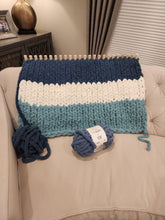 Load image into Gallery viewer, ***NEW Product***  36&quot; Travelling Chunky Blanket Loom - Model Alyssa (Promotional Price)
