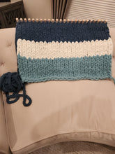 Load image into Gallery viewer, ***NEW Product***  36&quot; Travelling Chunky Blanket Loom - Model Alyssa (Promotional Price)
