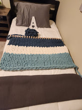 Load image into Gallery viewer, ***NEW Product***  36&quot; Travelling Chunky Blanket Loom - Model Alyssa (Promotional Price)
