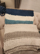 Load image into Gallery viewer, ***NEW Product***  36&quot; Travelling Chunky Blanket Loom - Model Alyssa (Promotional Price)
