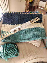 Load image into Gallery viewer, ***NEW Product***  36&quot; Travelling Chunky Blanket Loom - Model Alyssa (Promotional Price)
